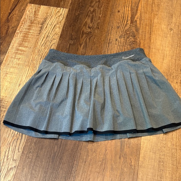 Nike Dri-FIT Gray tennis skirt - Picture 1 of 7